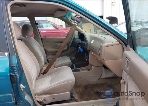 1995 Ford Escort Lx/Sport from USA, damaged, VIN 3FASP13J7SR168581